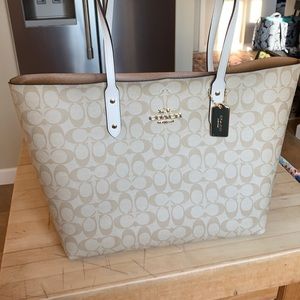 Coach Signature Town Tote NWT
